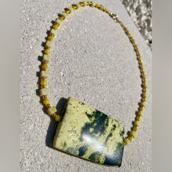 Handmade Serpentine/Yellow Turquoise & Crystal Beaded Pendant Necklace - Picture 4 of 5